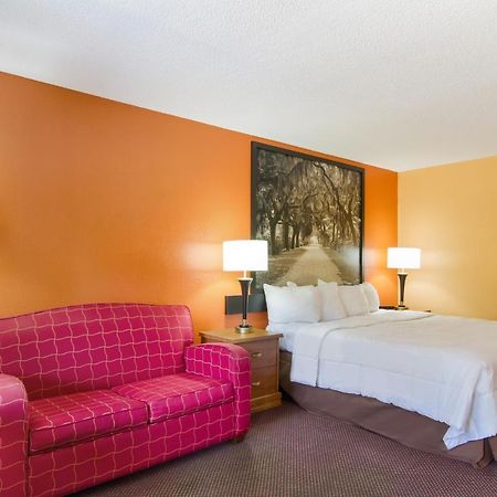 Americas Best Value Inn Ντάριεν Εξωτερικό φωτογραφία