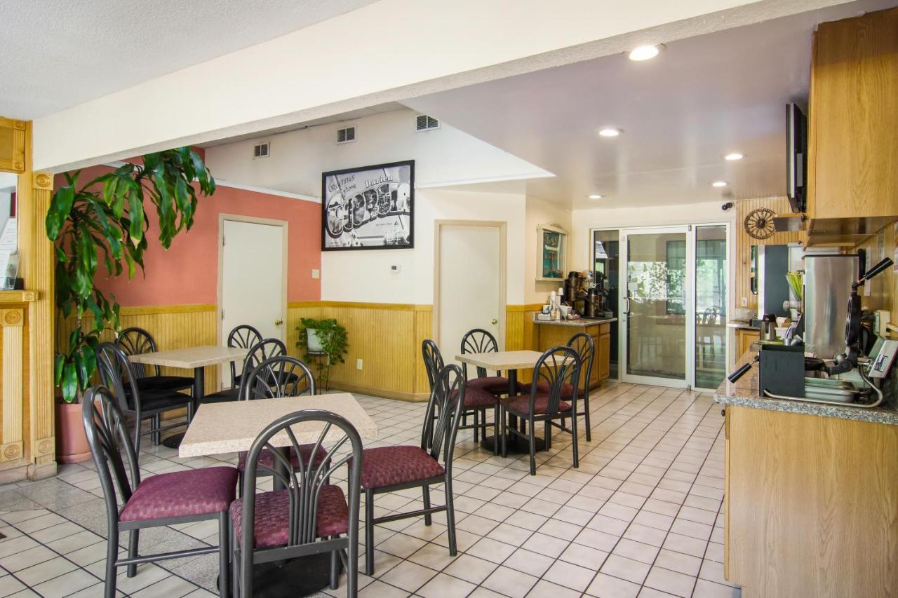 Americas Best Value Inn Ντάριεν Εξωτερικό φωτογραφία