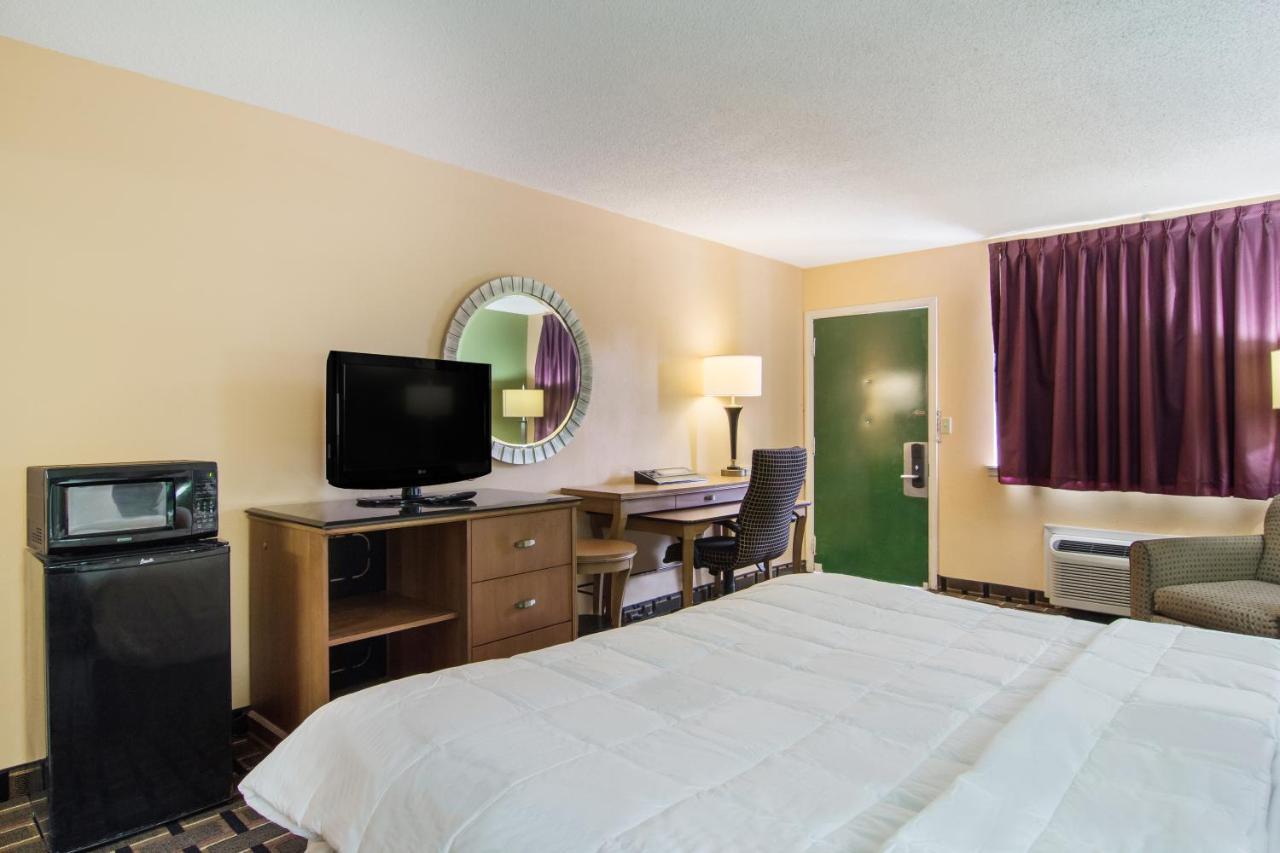 Americas Best Value Inn Ντάριεν Εξωτερικό φωτογραφία